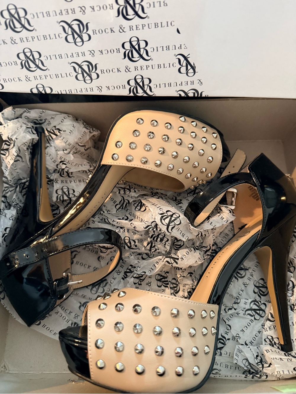Rock & Republic Black and Cream Studded Platform Heels
